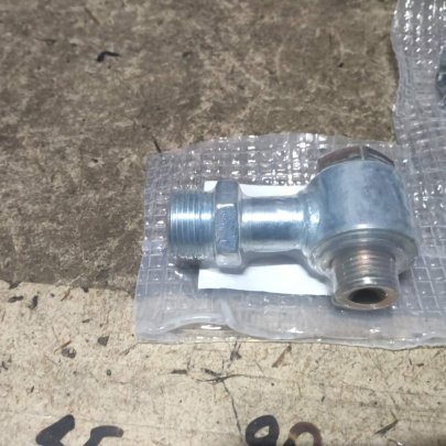 Угольник в сборе (BANJO) г/цилиндра поворота М20х1,5 (под ключ) с болтом М16х1,5 (d-16)