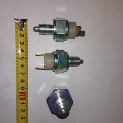 Выключатель ВК-12-2 света заднего хода, стоп-сигнала (ан.1312.3768;ВК-415) РФ