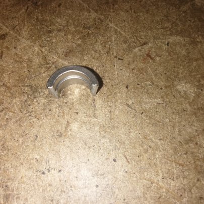 Сухарь 236-1007028-А клапана