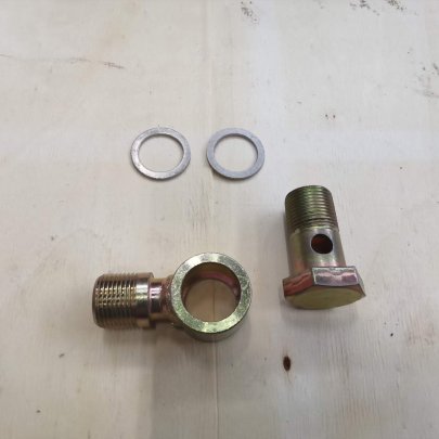 Угольник в сборе (BANJO) г/цилиндра поворота М20х1,5 с болтом М20х1,5