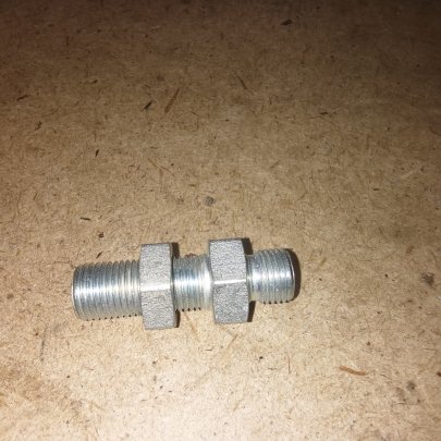 Переходник BSP(ш) 1/4 - BSP(ш) 1/4 (к/гайка в комплекте)