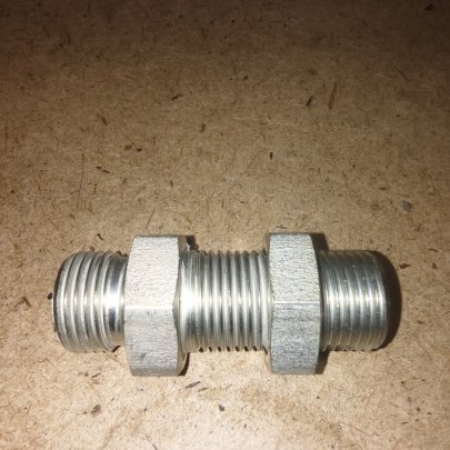 Переходник BSP(ш) 1/2 - BSP(ш) 1/2 (к/гайка в комплекте)