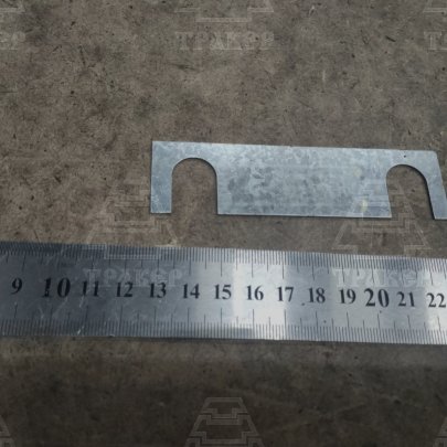 Прокладка 10.27.01.403 регулировочная режущего аппарата (два выреза)