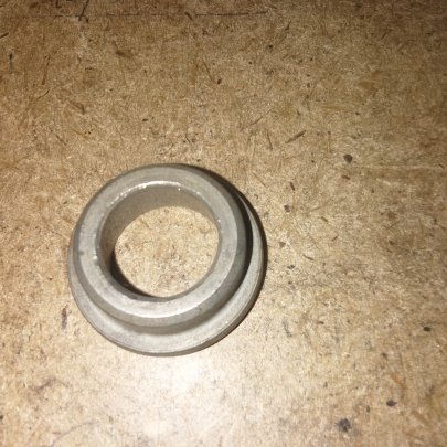 Втулка 236-1007026-Б тарелки клапана