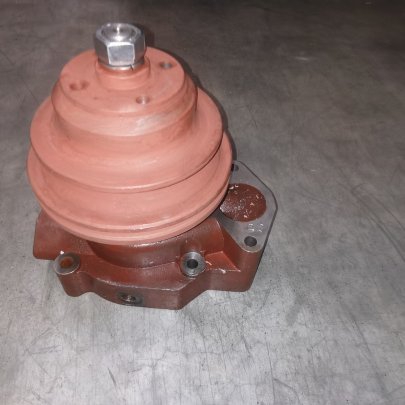 Насос водяной 448-13с3 (Грейдер, шкив 01, 2ух ручьевой) Выгодные цены на автозапчасти для тракторов и спецтехники в Oktyabrsky.traker.ru с доставкой в Октябрьском и республике Башкортостан