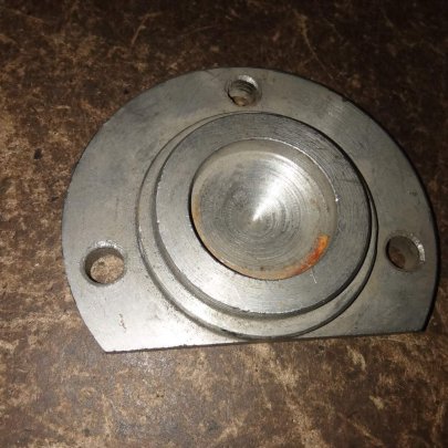 Крышка 104.10.38 Т-16 подш. 102304 (сталь)