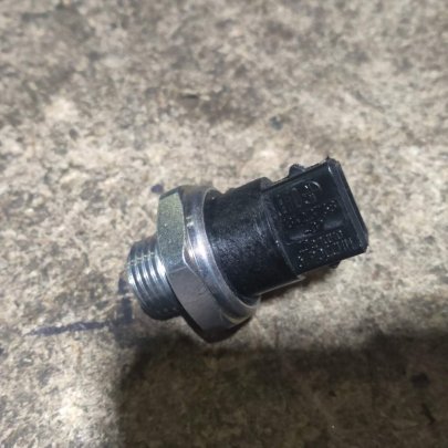 Выключатель ВК-12-41(ан.1342.3768-02) с шариком Трактора МТЗ 12В, 2А ЭМИ Пенза Выгодные цены на автозапчасти для тракторов и спецтехники в Saratov.traker.ru с доставкой в Саратове и Саратовской области